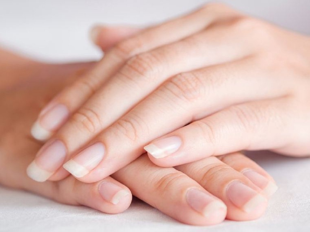 mẹo dưỡng móng