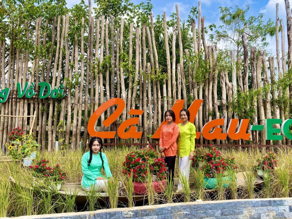 tuổi thơ bình dị tại Cà Mau Eco